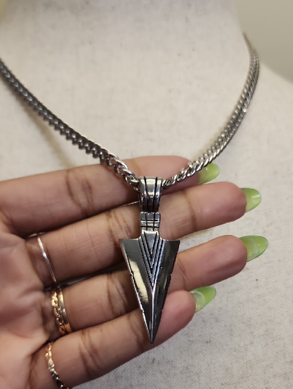 Stainless Steel Arrowhead Pendant Necklace Black Silver Chain - Picture 5 of 10
